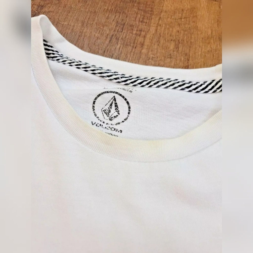 Volcom t-shirt - Picture 4 of 9